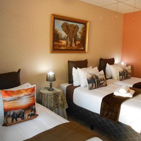 Safari Guesthouse Vryburg Exterior photo