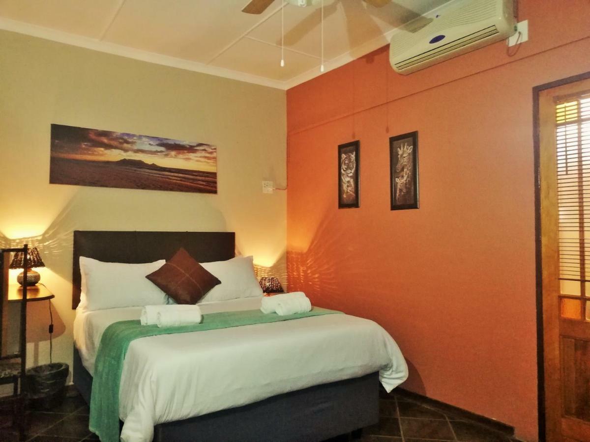 Safari Guesthouse Vryburg Exterior photo