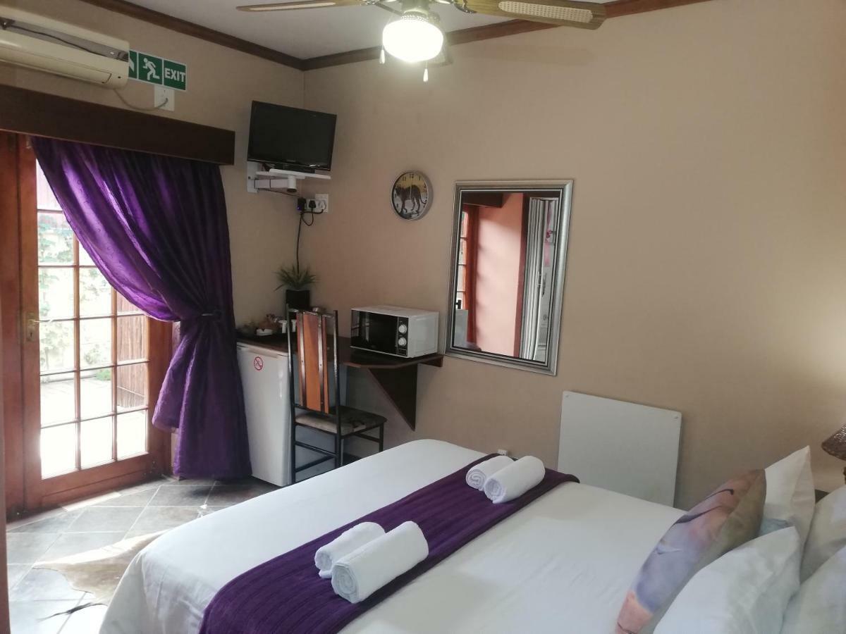 Safari Guesthouse Vryburg Exterior photo