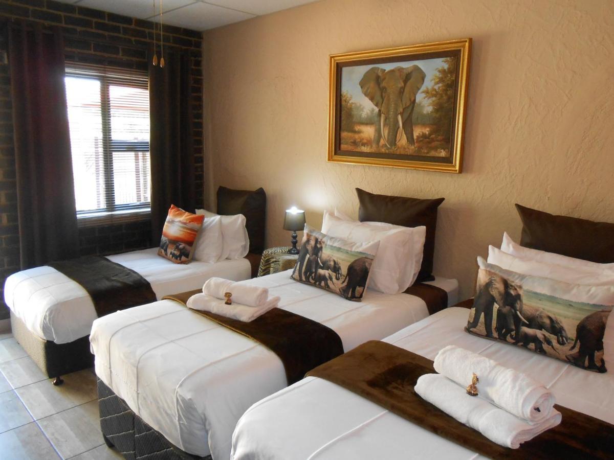 Safari Guesthouse Vryburg Exterior photo
