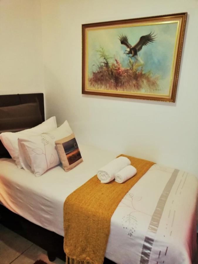 Safari Guesthouse Vryburg Exterior photo