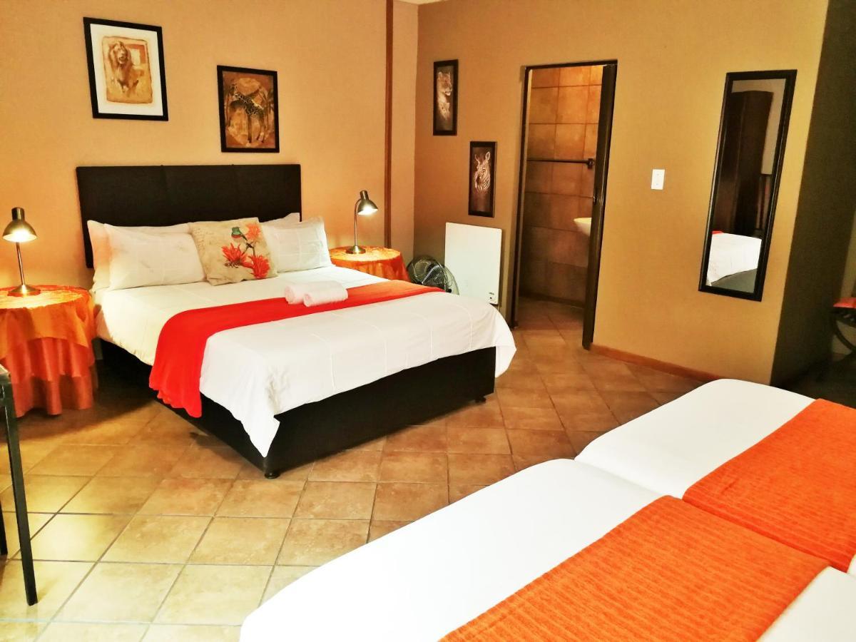Safari Guesthouse Vryburg Exterior photo