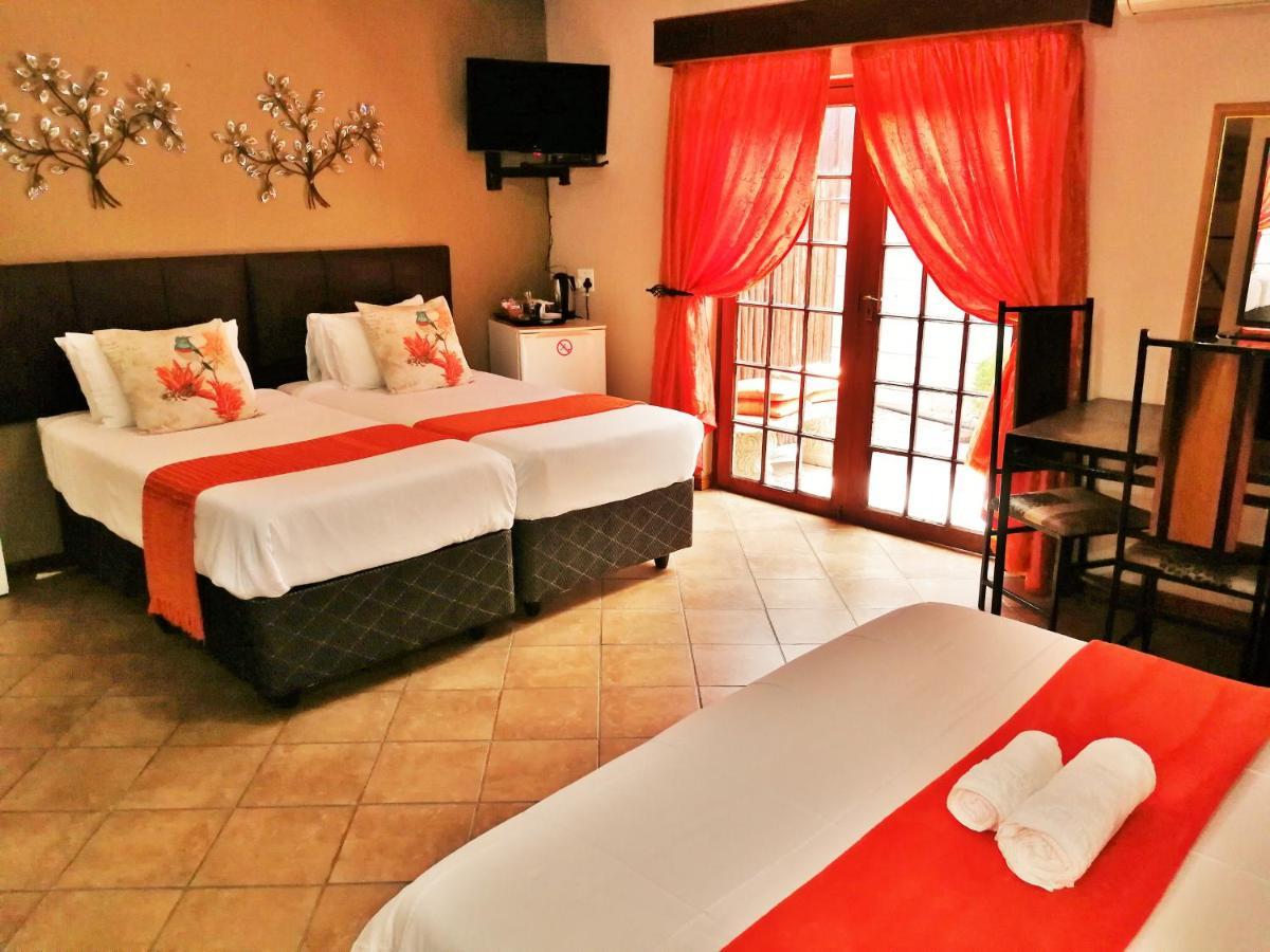 Safari Guesthouse Vryburg Exterior photo